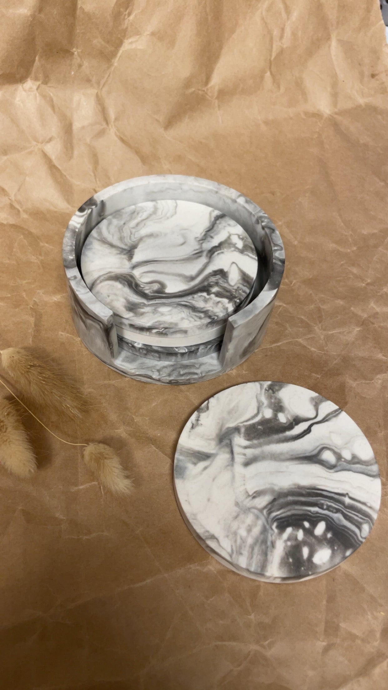 Glassunderlag med beholder